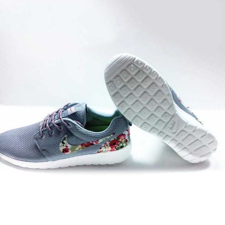 http://capetown-books.nop-station.com/images/thumbs/0000050_nike-floral-roshe-customized-running-shoes_450.jpeg